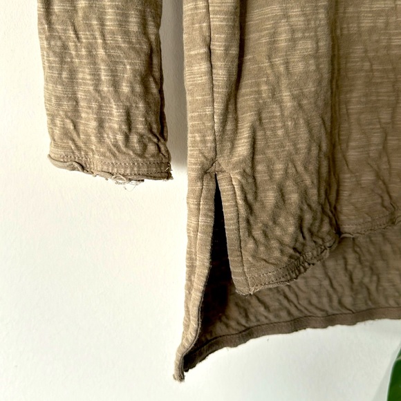 Zara Long Sleeve - Picture 2 of 4